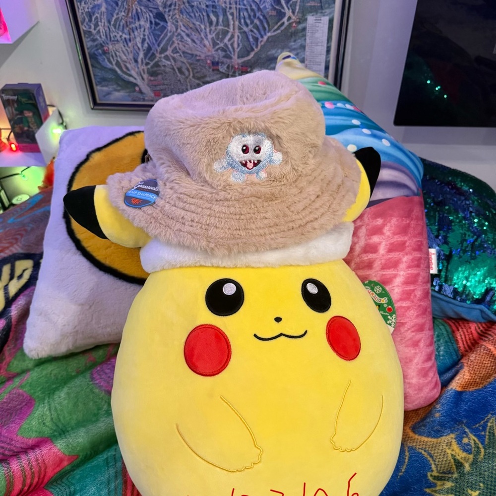 Ef 2025 grassroots louis the child bucket hat